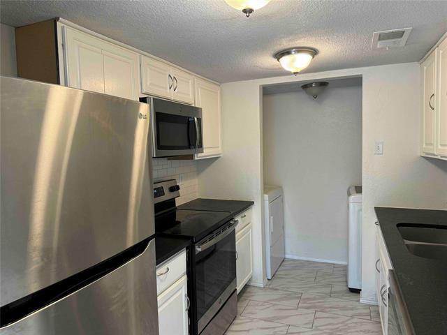 Building Photo - 919 S Weatherred Dr
