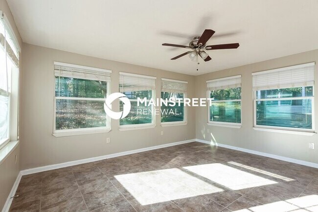 Building Photo - 4 Bedroom Pet-Friendly Home in Charlotte, NC with Main Street Renewal