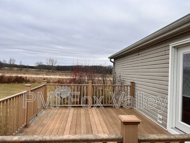 Building Photo - 5024 Shamrock Way