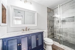 Building Photo - 2822 S Bartell Dr