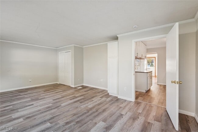 Building Photo - 5732 E 141st St