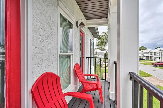 Building Photo - 3723 Tiki Dr