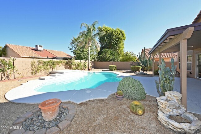 Building Photo - 5730 E Gelding Dr