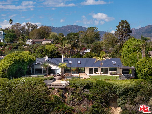 Building Photo - 29020 Cliffside Dr