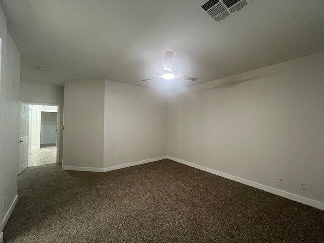 Building Photo - single story, 3 bed, 2 bath, 2 car garage in gated community in Summerlin
