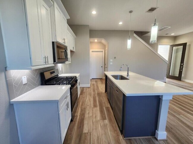 Building Photo - 3206 Bostic St