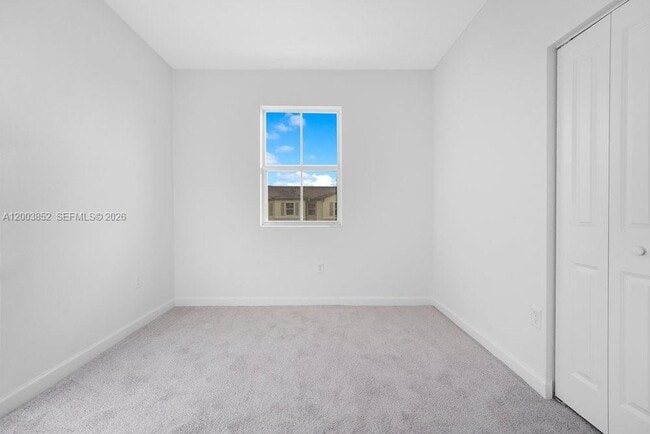 Building Photo - 2619 SE 28th Dr