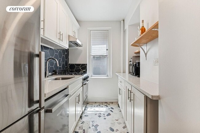 Building Photo - 110 E 87th St