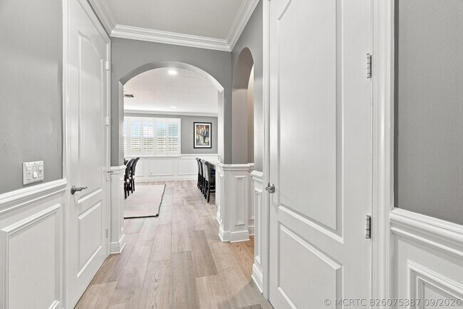 Building Photo - 5550 NE Trieste Terrace
