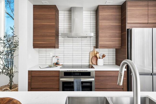 Building Photo - 2230 I St