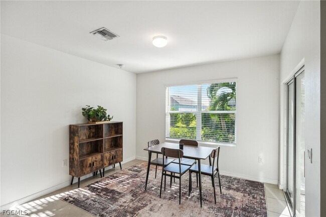 Building Photo - 3421 Cancun Ct