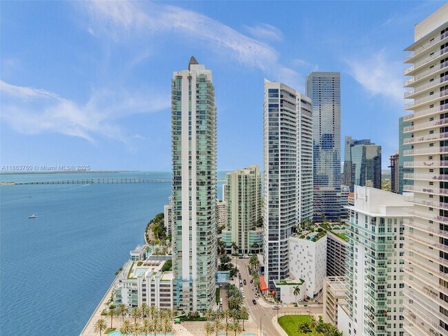 Building Photo - 1155 Brickell Bay Dr