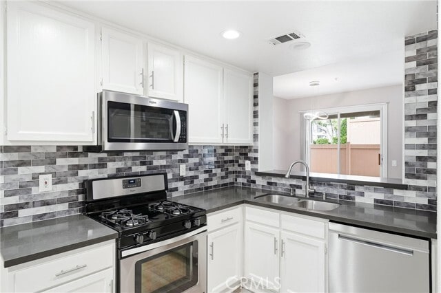 Building Photo - 167 California Ct