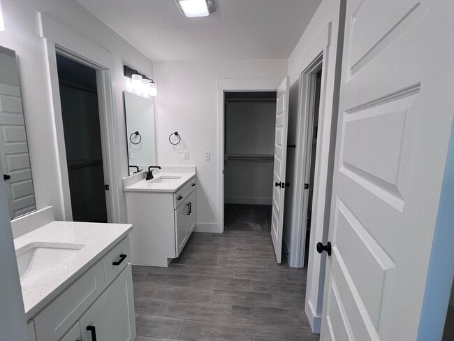 Building Photo - NEW 3 Bedroom In Carl Junction!