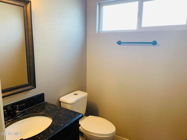 Building Photo - 3888 Loma Brisa Dr