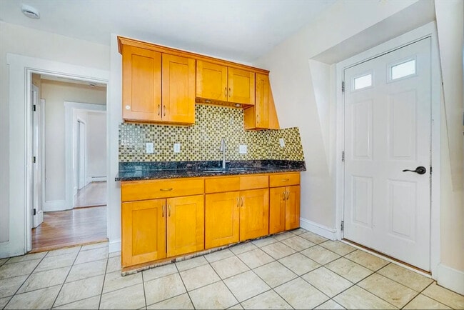 Building Photo - 187 Washington St