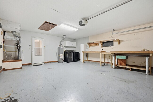 Building Photo - 519 Matthew St