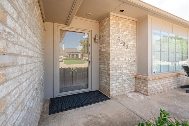 Building Photo - 6205 Avalon Ln