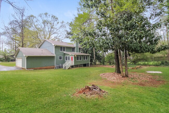 Building Photo - Fantastic 4bd/2.5ba home! Coming soon!