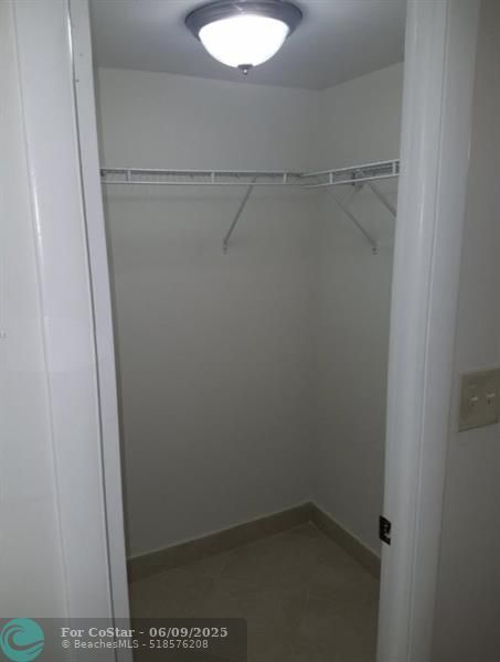 Building Photo - 404 NW 68th Ave