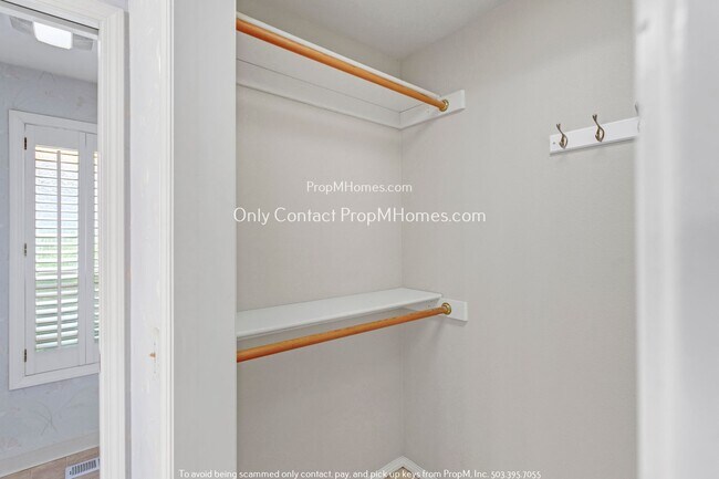 Building Photo - King City Charmer 55+ Community: Your Perf...