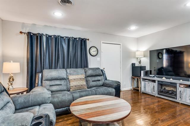 Building Photo - 2817 Cumberland Dr