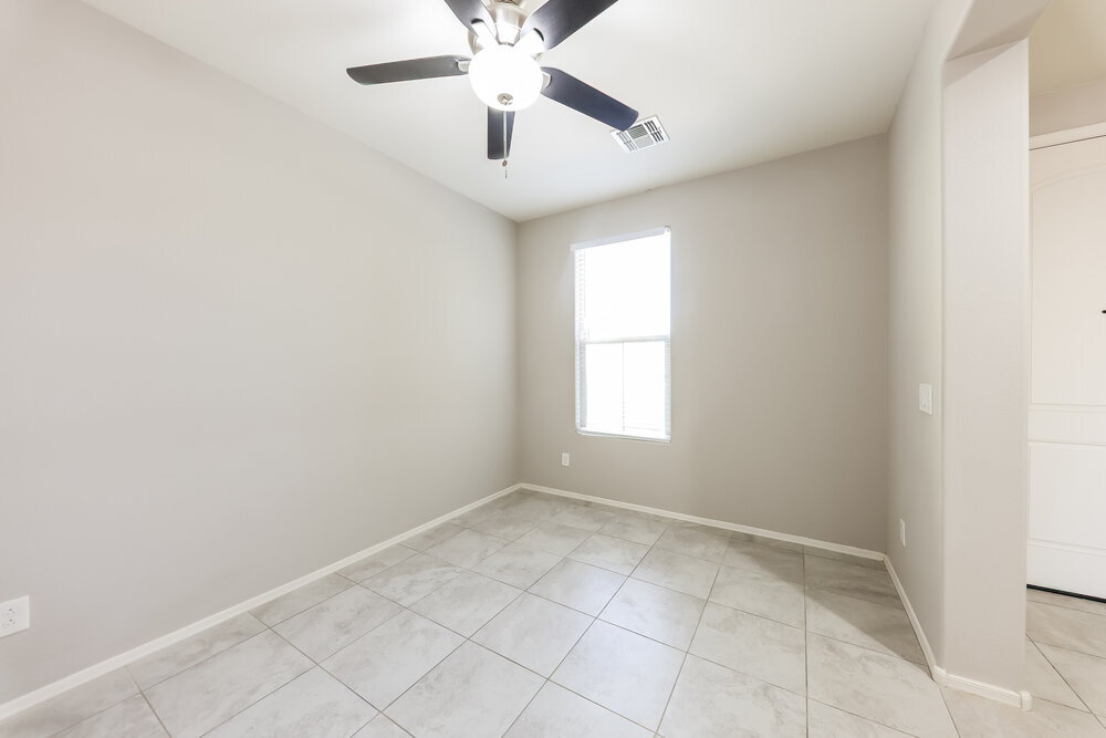 Building Photo - 15817 W Lisbon Ln