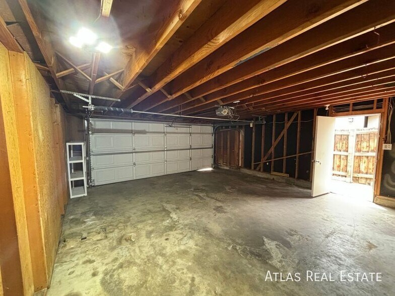 Building Photo - 12883 W Alameda Dr