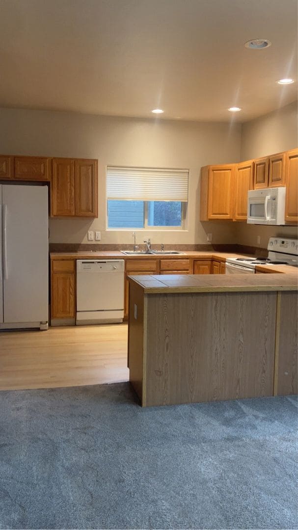 Building Photo - 1306 Kremer Dr