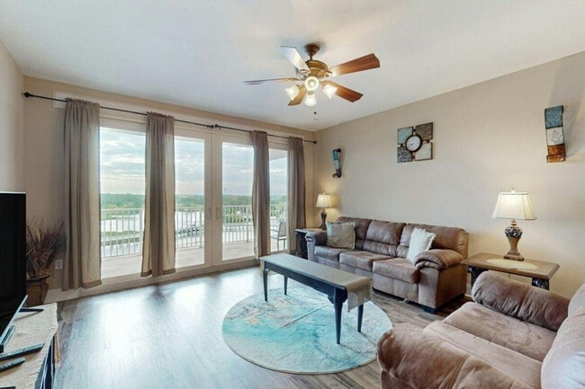 Primary Photo - 9860 S Thomas Dr