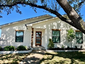 Building Photo - 4805 Alta Oaks Ln