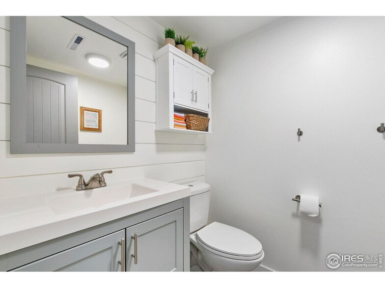 Building Photo - 930 Rocky Mountain Way