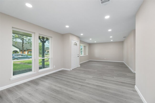 Building Photo - 9806 Sagebark Dr