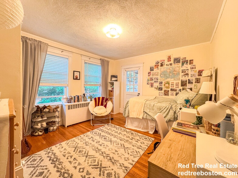 Unit 2 - 28 Manet Rd