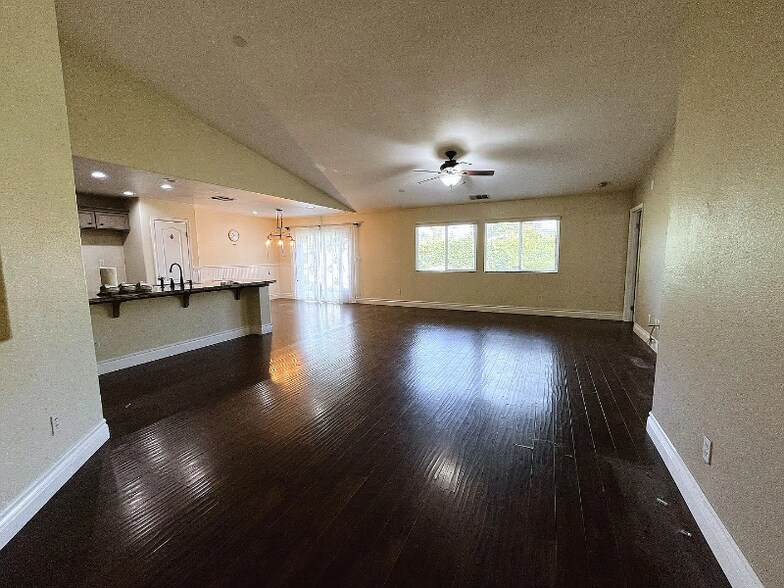 Building Photo - 11622 Pacific Harbor Ave