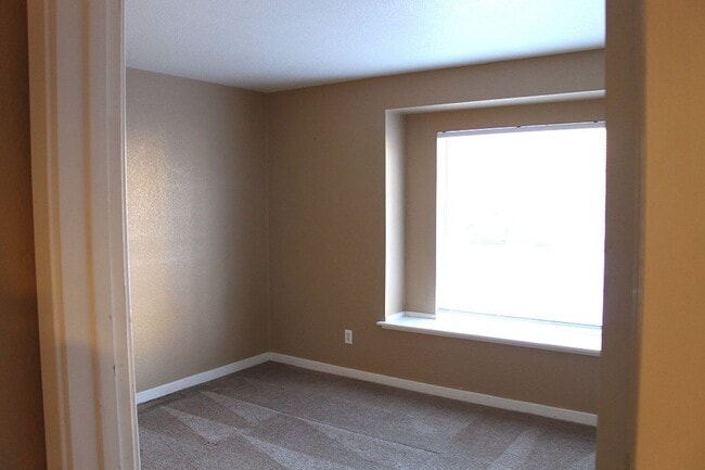 Building Photo - Delightful 1 Bedroom Condo