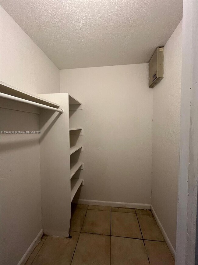 Building Photo - 4160 NW 21st St