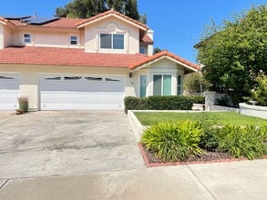 Building Photo - Picture Perfect Summerhill Home!