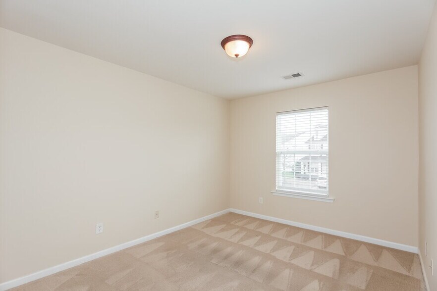 Building Photo - 4720 Abercromby St