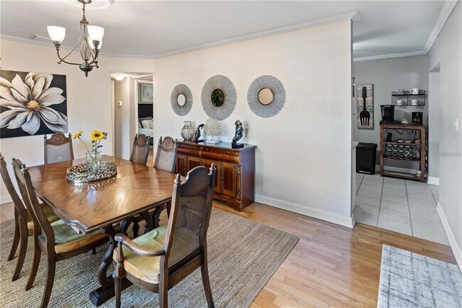 Building Photo - 3005 W Helen Ave