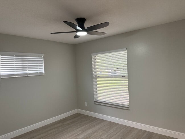 Building Photo - Completely Remodeled