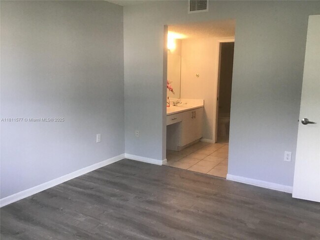 Building Photo - 12755 SW 16th Ct