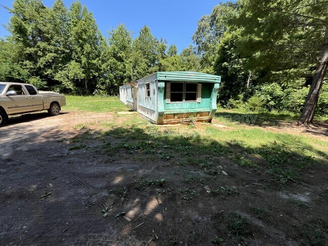 Building Photo - 51 White Pine Dr