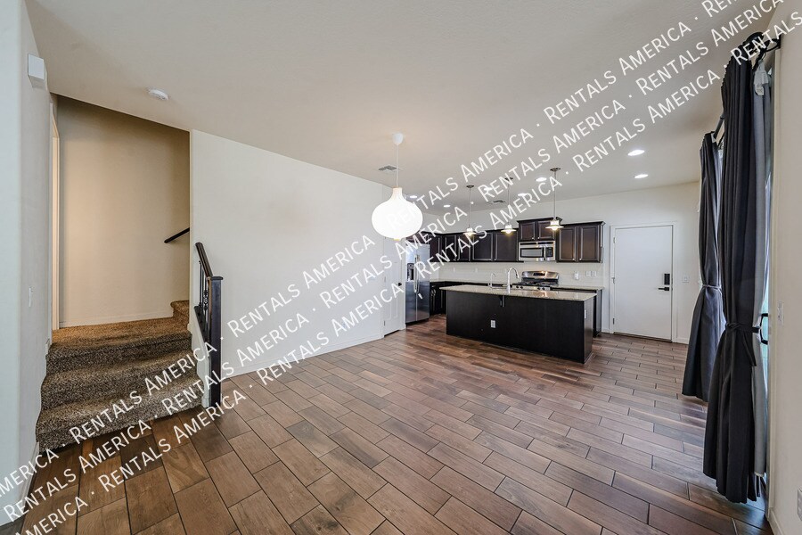 Building Photo - 10428 E Nopal Ave