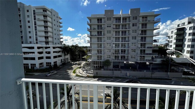 Building Photo - 2575 SW 27th Ave