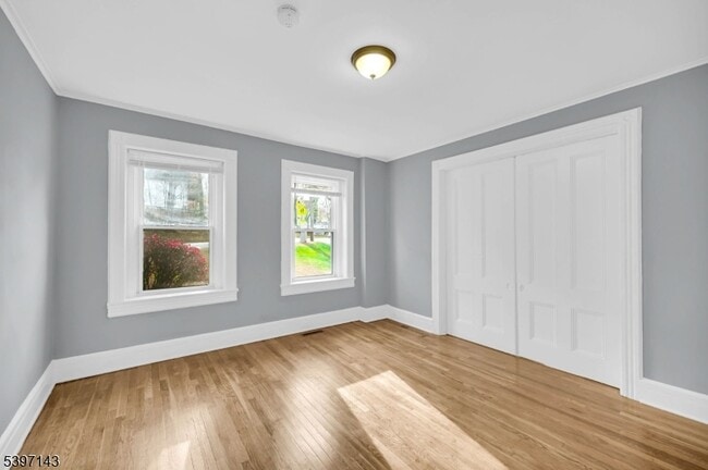 Building Photo - 12 Hillside Ave