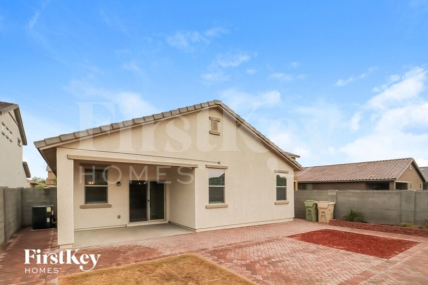 Building Photo - 6204 W Evergreen Rd