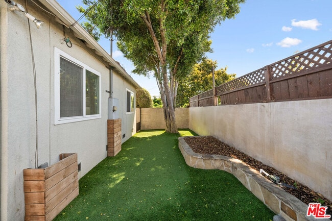 Building Photo - 5227 Etheldo Ave