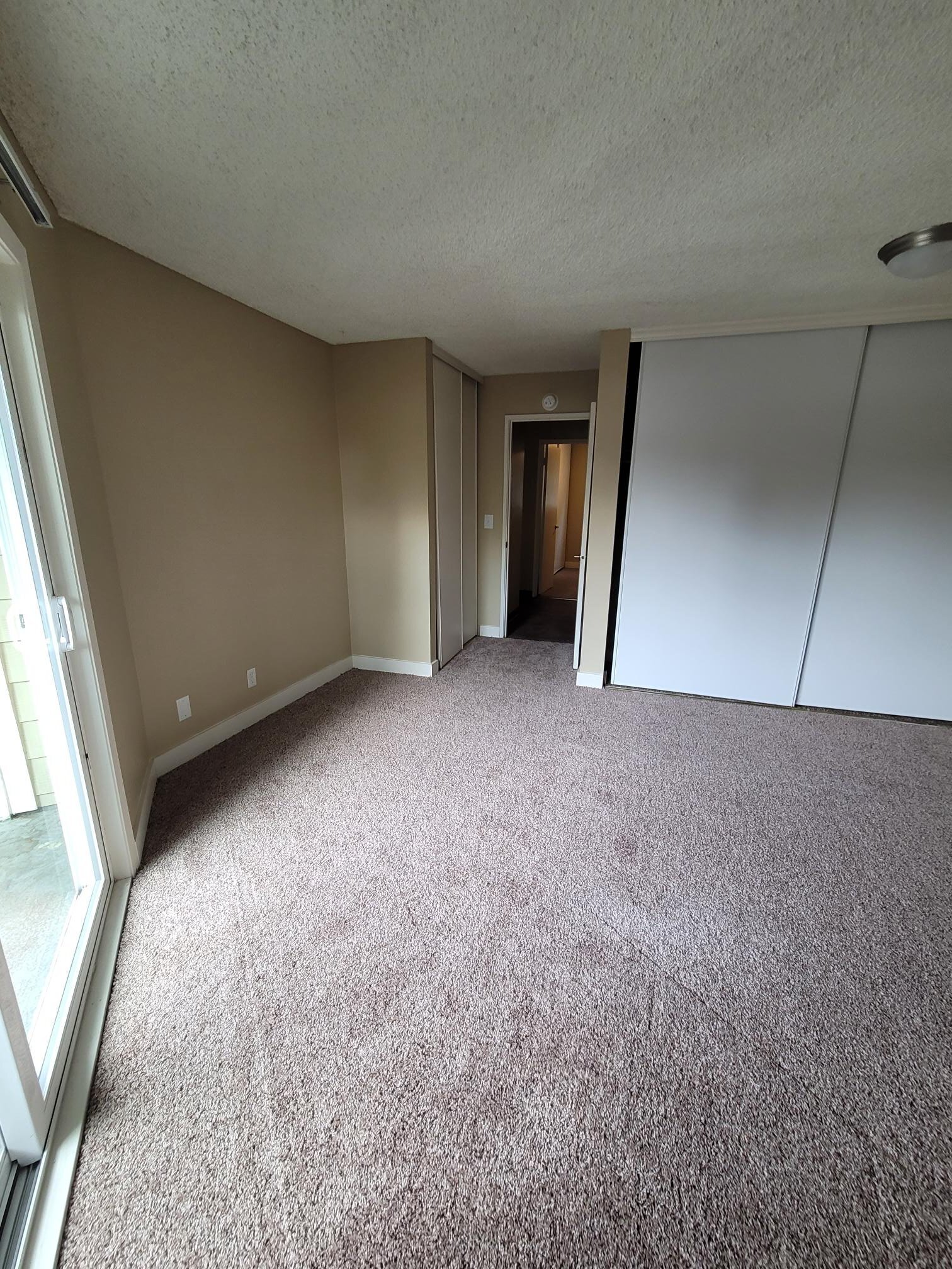 Building Photo - 8585 SW Canyon Ln