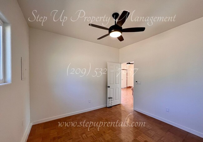Building Photo - 6655 Jaquima Dr